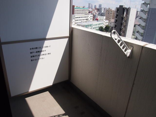 ロメック山手日暮里のバルコニー