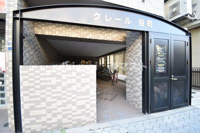 クレール谷町のエントランス