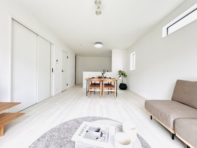 LIGNAGE玉村町福島23-1期　新築住宅2号棟の居間・リビング