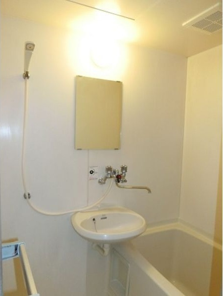 タウンハウスヨシダG1棟の浴室