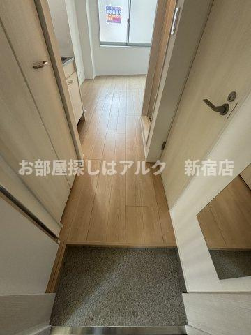 プレシャス方南町の玄関