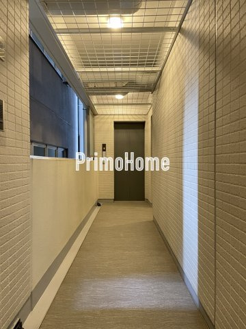 パークルール神田司町ロンドの玄関