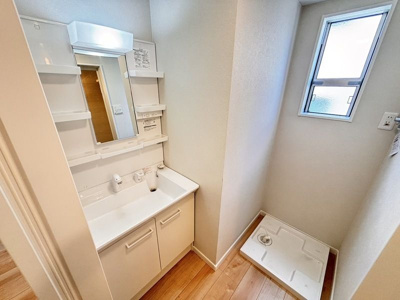 【独立洗面台】 | Lenards大津町