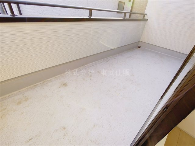 【バルコニー】 | 富士見市渡戸1丁目　全14棟　2号棟 | 暖かな日差しのふりそそぐバルコニー