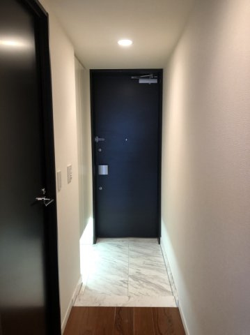 プリズムタワーの玄関