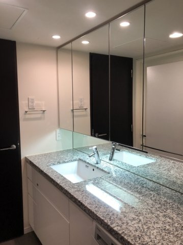 プリズムタワーの洗面所