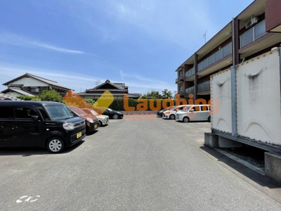 【駐車場】 | シェトワ | 駐車場に車を止められます