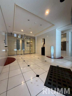 【エントランス】 | ガーラ・ステーション新宿御苑前