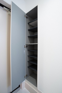 【玄関】 | univers | 下駄箱もしっかりついてます！