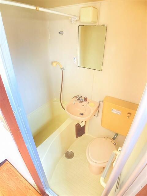 西方ハイツの浴室