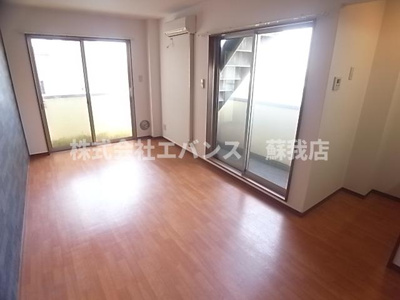 【居間・リビング】 | グランデュールSOGA | おしゃれな居間です