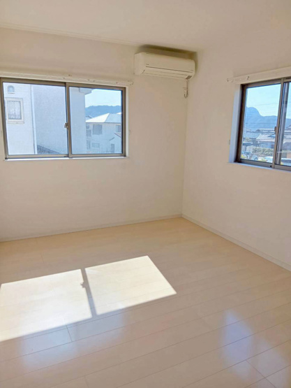 【洋室】 | 三島市安久 中古住宅  EH05974 | 三島市安久　2F洋室6帖