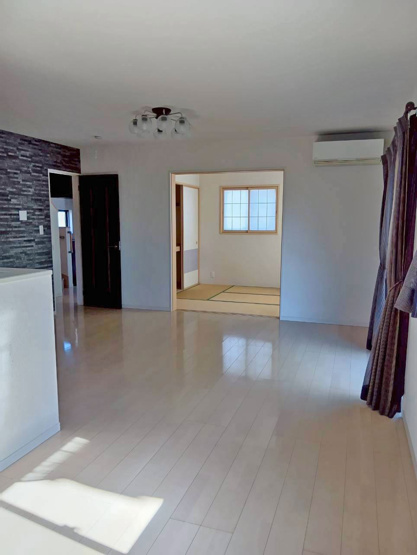 【居間・リビング】 | 三島市安久 中古住宅  EH05974 | 三島市安久　LDK