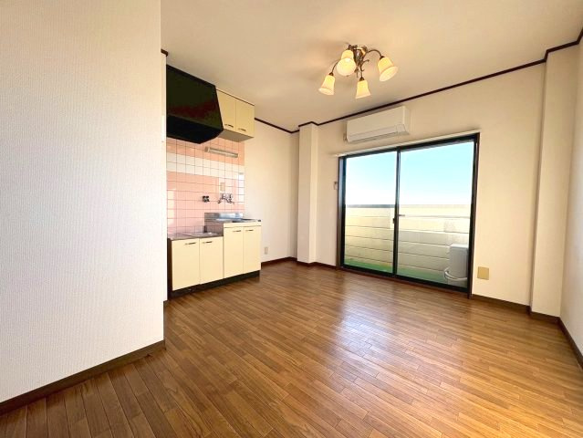 白石マンションの洋室