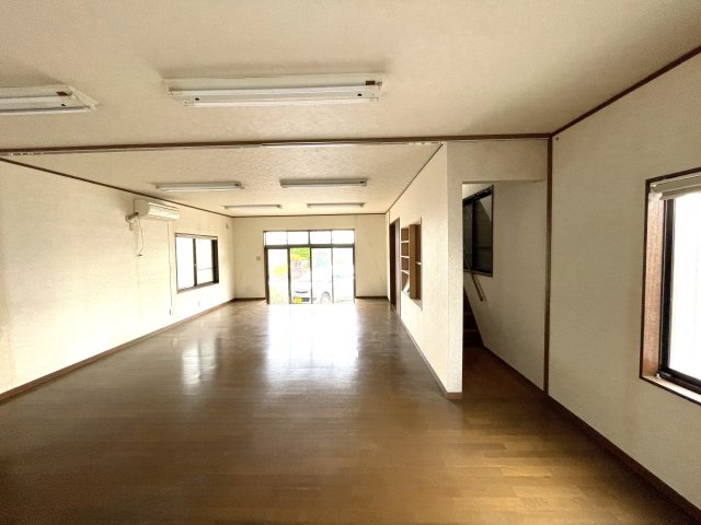 大網白里市大網店舗付き住宅の洋室|店舗部分（フリールーム）