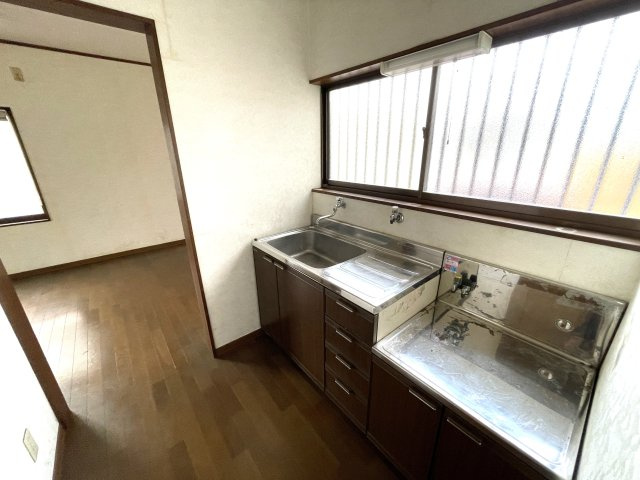 大網白里市大網店舗付き住宅のキッチン