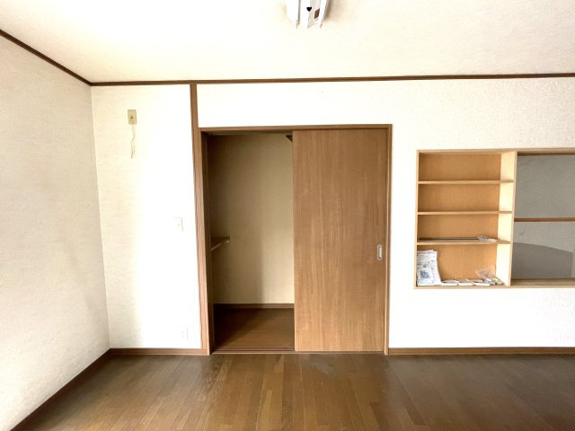 大網白里市大網店舗付き住宅の収納