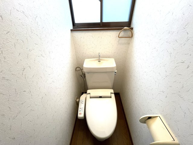 大網白里市大網店舗付き住宅のトイレ