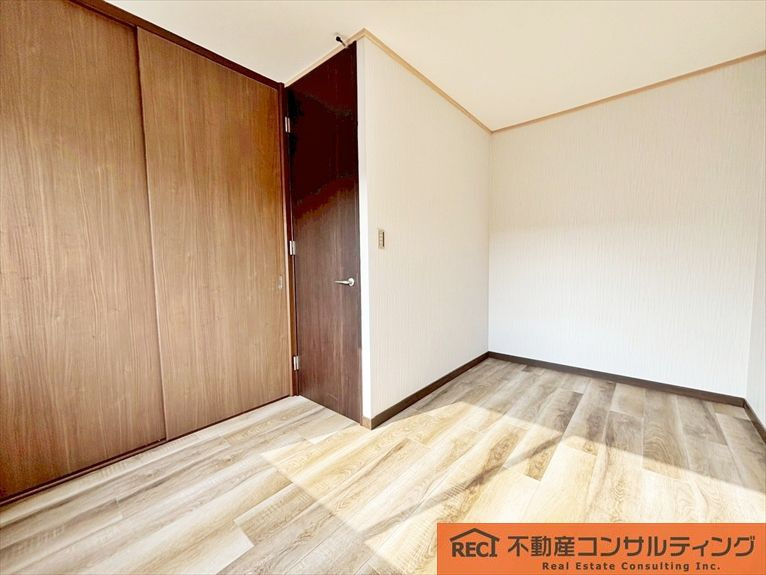 西宮市松下町　中古戸建の寝室