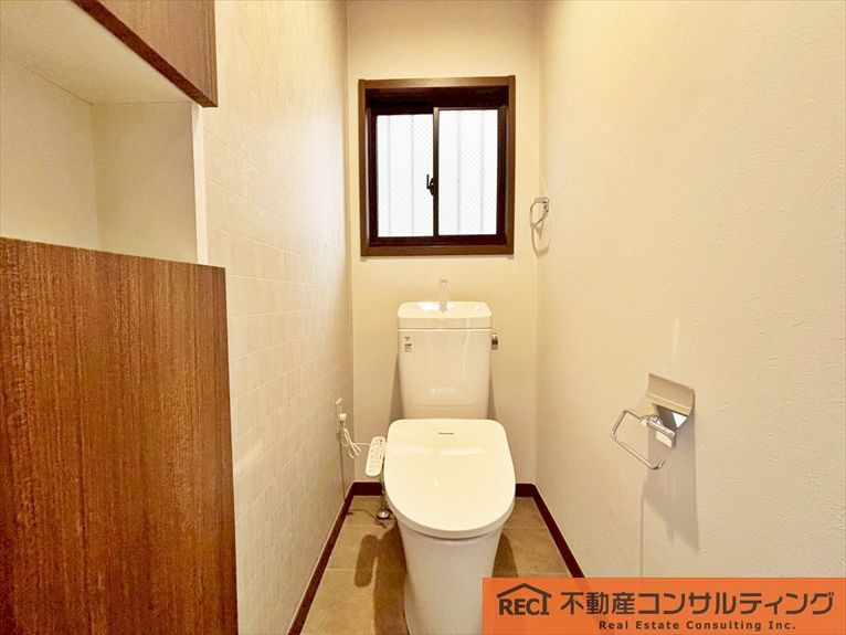 西宮市松下町　中古戸建のトイレ