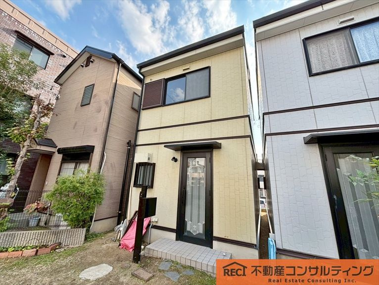 西宮市松下町　中古戸建の外観