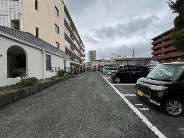 シャトーモンシェールの駐車場