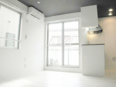 【居間・リビング】 | エスパーダ前野町 | 洋室のお部屋です。