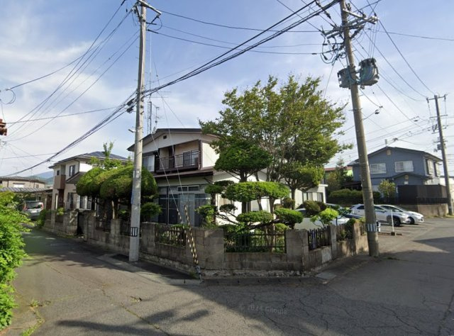 月が丘３丁目中古住宅の前面道路含む現地写真