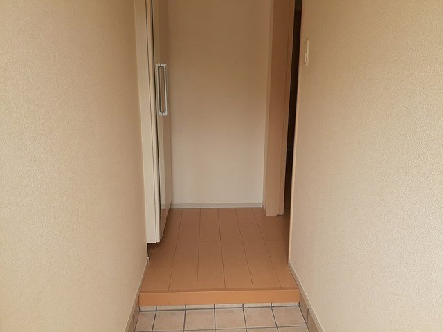 アミュ－ズ　Ⅲの玄関