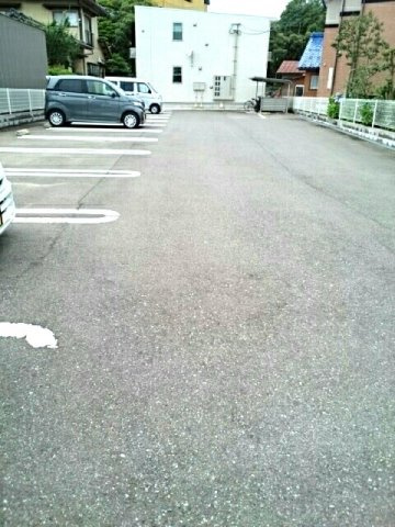 アミュ－ズ　Ⅲの駐車場