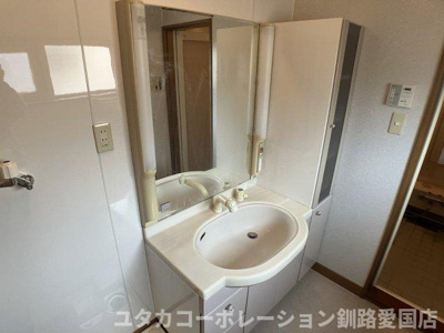 【独立洗面台】 | 暁町6-36売家 | シャワー付洗面台です☆