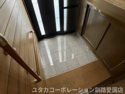 【玄関】 | 暁町6-36売家 | 下駄箱付きは嬉しいですね♪