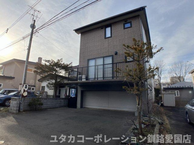 【外観】 | 暁町6-36売家 | 3階建て★1階は車庫・物置・ボイラー室！