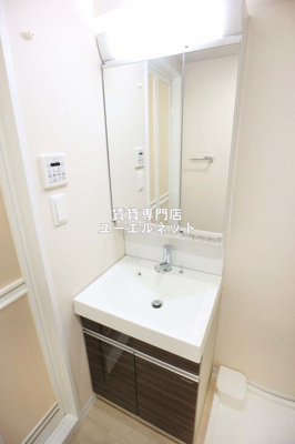 【独立洗面台】 | ＢＰＲレジデンス江坂 | 清潔感ある独立洗面台で毎日気持ちよく♪