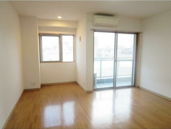 TSURUGIの居間・リビング