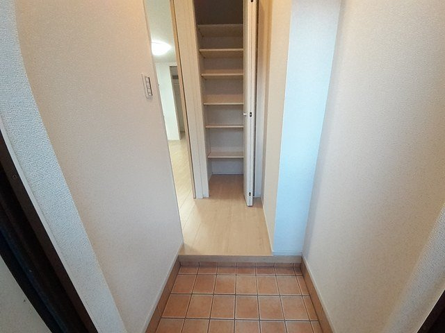 シャトーダルモニーの玄関|きれいな玄関です