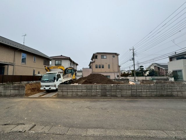 川口市新堀売地　2区画の前面道路含む現地写真|※更地渡し