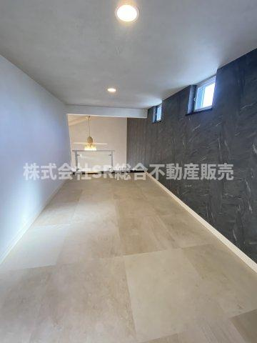 出雲井本町中古戸建の洋室|リビング上にはロフトがあります♪お子様の遊び場としても使えます！