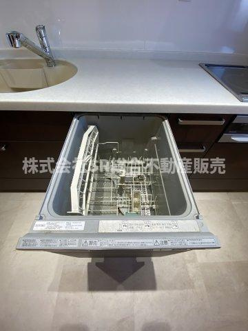 出雲井本町中古戸建のキッチン|あると嬉しい食洗機☆洗い物の手間が省けます！