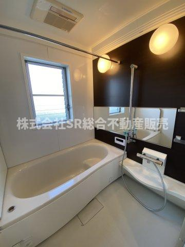 出雲井本町中古戸建の浴室|足を伸ばしてゆったりと浸かれます♪