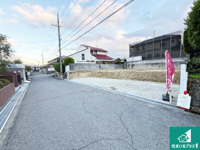 北葛城郡河合町高塚台　第3期　新築一戸建ての前面道路含む現地写真|駅やスーパー、小学校・中学校等日常生活に欠かせない情報や道のりもご紹介いたしますのでお気軽にご相談ください。