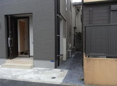 【エントランス】 | ＣＬＡＳＳＹ　ＣＯＵＲＴ