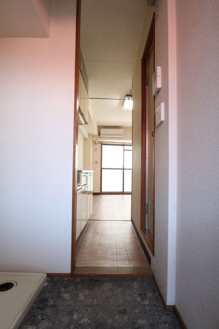 メゾン行徳駅前の玄関