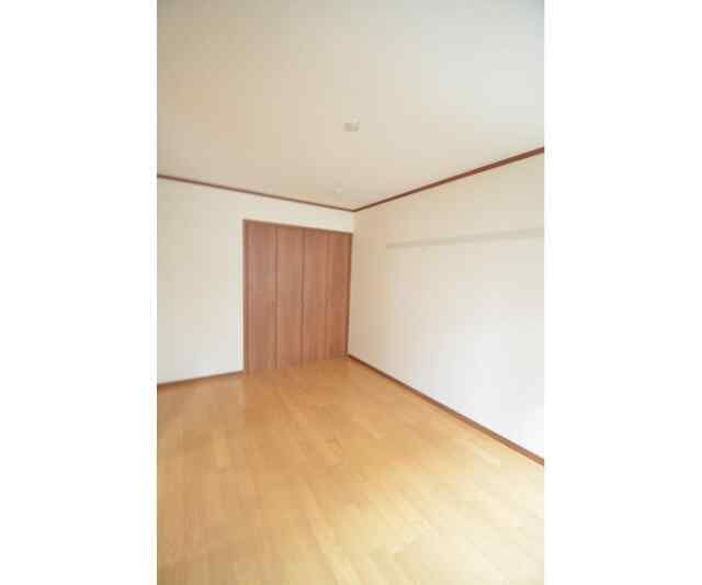 ウィステリアコートＩＩの洋室