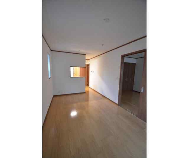 ウィステリアコートＩＩの居間・リビング