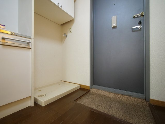 パレス下中野の玄関|※写真は別の部屋のものです。