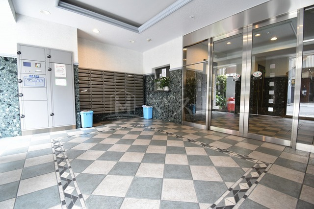 エスリード梅田東のロビー