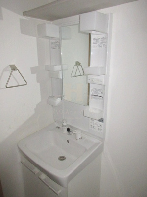 【洗面所】 | 蕨市南町貸家 | コンパクトで使いやすい洗面所