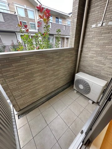 カーサコルティーレ　Ⅱのバルコニー|外からの目が気にならないバルコニーで洗濯物が干せます