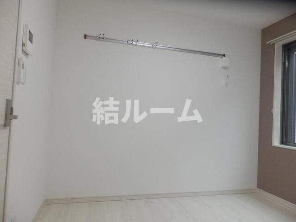 アカバネの内装